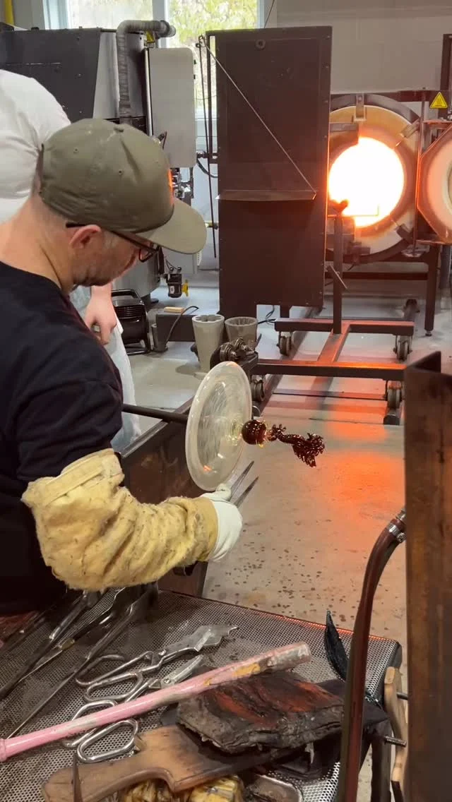 Saturday, November 22 at 6:00 demonstration and opening at Neusole Glassworks in Cincinnati Jason Christian “Weld” @glassblowerjack jasonchrisglass @jasonchrisglass #neusoleglassworks #nonprofit #cincinnati #glassblowing #weld #dragon #glassartist