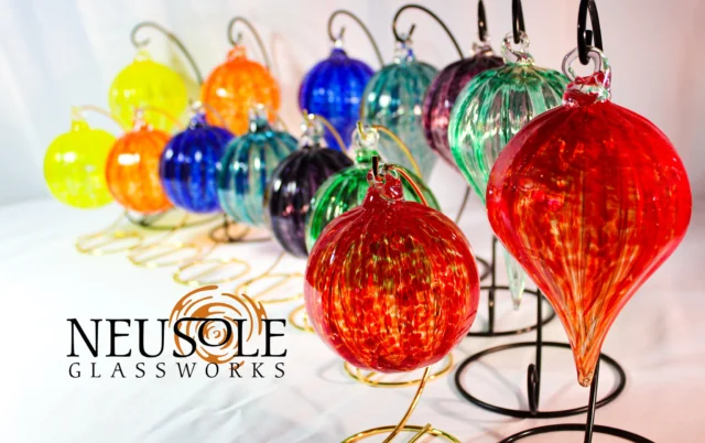 There's still time! Now until the end of the year, make an ornament in our Ornament Blow! With the help of our professional glassblowers, you will get to blow your own ornament out of hot molten glass. Experience the wonder that is glassblowing this holiday season with your loved ones! Reservations required. Check availability by phone (513-751-3292) or email (neusoleglassworks@hotmail.com). $45 per person and payment is due upon scheduling. Must be 5 years or older. Ready for pick up in 7 days. #neusoleglassworks #ornaments #nonprofit #holidays #familytradition #glassornaments #makeagift #glasskeepsake #cincinnati #forestpark #funinthenati