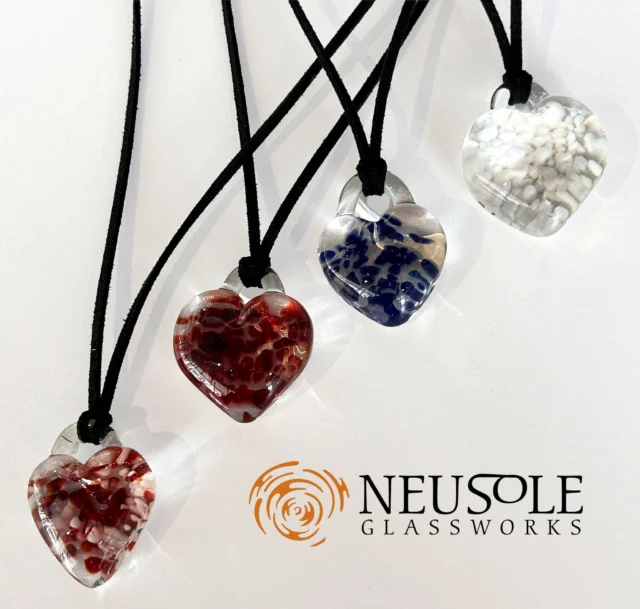 FLAMEWORKING HEART PENDANT
In this flameworking class, you will make a beautiful heart pendant! This class is for all levels and no prior experience is necessary. Approx: 1.5'' x 1.5''. Ages 12 and older. Approximately 1 hour. $35 per person. Reservations are required by phone (513-751-3292) or email (neusoleglassworks@hotmail.com) or in person. Payment is required at the time of scheduling. Available for pick-up in approx. 7 days. Now through the end of February. #neusoleglassworks #nonprofit #hearts #pendants #diy #flameworking #valentinesday #valentine