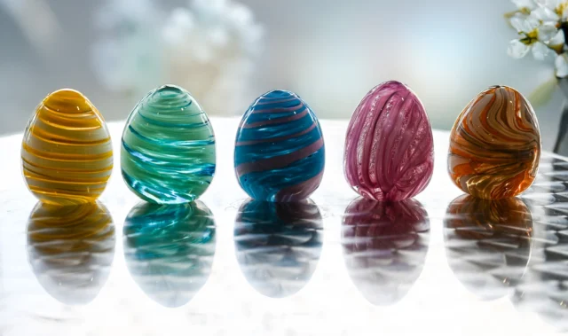 Now through the end of April, make beautiful egg shaped paperweights! With the help of our professional glassblowers, you can sculpt hot molten glass into egg shaped paperweights! 5 years or older. $55 per person. Reservations required by phone (513-751-3292) or email (neusoleglassworks@hotmail.com). Payment is due upon scheduling. You will schedule up to 30 minute slots per person. Item will be available to be picked up approx. one week later. Color limited to availability.
#neusoleglassworks #nonprofit #easteregg #glassegg #familyfun