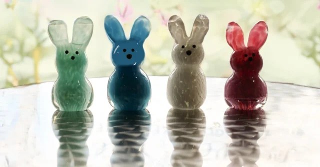 Don't forget to schedule your Easter/Spring classes.
Bunnies and Egg Paperweights are $55, Chicks are $35 and the plant stake is
1 stake = $25
2 stakes = $50
3 stakes = $60
Call 513-751-3292 to schedule. We are open Wednesday through Sunday 10am - 9pm. Payment is due upon scheduling.
#neusoleglassworks #easter #spring #chicks #caterpillars #bunny #glass #doityourself #nonprofit