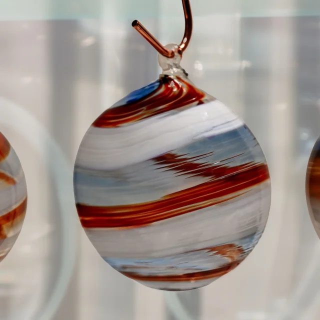 Celebrate the 250th anniversary of the United States in our HotShop making an America250 suncatcher. These are larger and thicker than ornaments. With the help of our professional glassblowers, you will create either a rounded or flat sun catcher, red, white and blue. Experience the wonder that is glassblowing with your loved ones. Must be 5 years or older.
Call (513-751-3292) or email (neusoleglassworks@hotmail.com) for reservations. Scheduled in 30 minute increments per person. Cost is $45 per person. Open Wednesday through Sunday. Payment is due upon scheduling. Ready to pick up in 7 days.
#neusoleglassworks #suncatcher #glassblowing #fathersday #america250 #glass #summer #hothothot #love #doityourself #redwhiteandblue🔥🔥