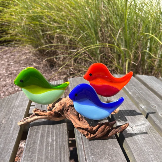 Create a trio of birds in our fused glass class. Approx: 10''wide x 4.5''tall. All ages welcome, no experience needed. Approx: 1 hour. $60 per trio. Call 513-751-3292 to reserve your time, or email neusoleglassworks@hotmail.com. Payment due upon scheduling. Item available for pick up in approximately one week. #neusoleglassworks #nonprofit #glassbirds #fusedbirds #glassfusing #driftwood #funinthenati #trio