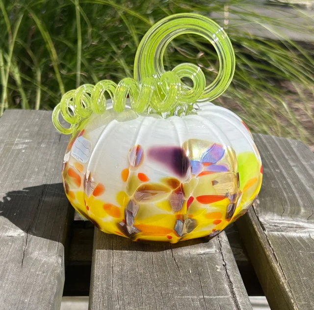 So many pumpkins in our GiftShop. This is a favorite.
Stop in and take a look.
Neusole Glassworks. 11925 Kempersprings Drive, Forest Park, Ohio
#neusoleglassworks #pumpkin #centerpiece #makeyourown #nonprofit