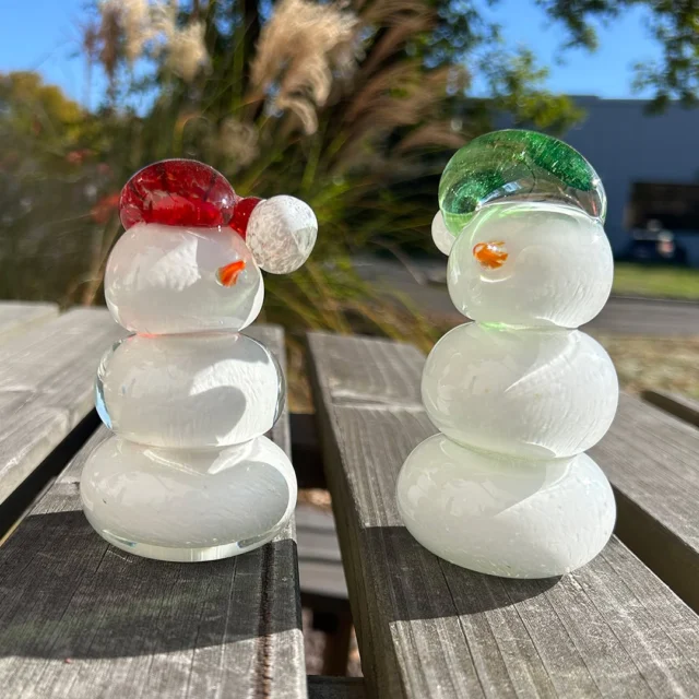 Make an adorable snowperson! With the help of our professional glassblowers, you sculpt the hot molten glass. Must be 5 years or older. $55 per person. Snowmen are approximately 4’’ tall. Reservations are required by phone (513-751-3292) or email us at (neusoleglassworks@hotmail.com). Payment is due upon scheduling. You will schedule up to 30-minute slots per person. Item will be available to be picked up approx. one week later. Colors are limited to availability. Wednesday through Sunday. #neusoleglassworks #snowman #cold #snowpeople #nonprofit #hotshop #hotshopsnowman #cincinnati #talent #glass
